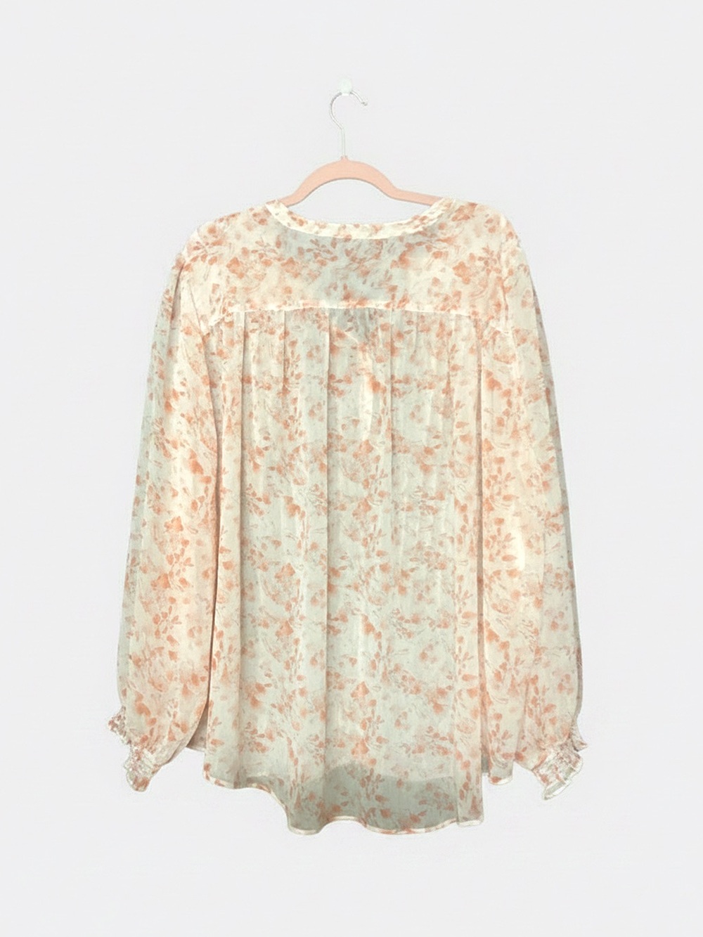 Peach Floral 3/4 Button-Front Blouse–like new. 35" p2p–29" length - Picture 3 of 3